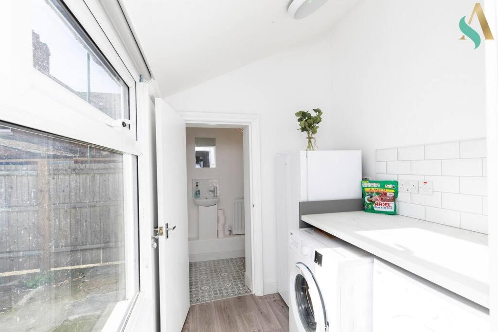 5 Double Bedrooms With Ensuites - Teesside House Tsac Редкар Экстерьер фото